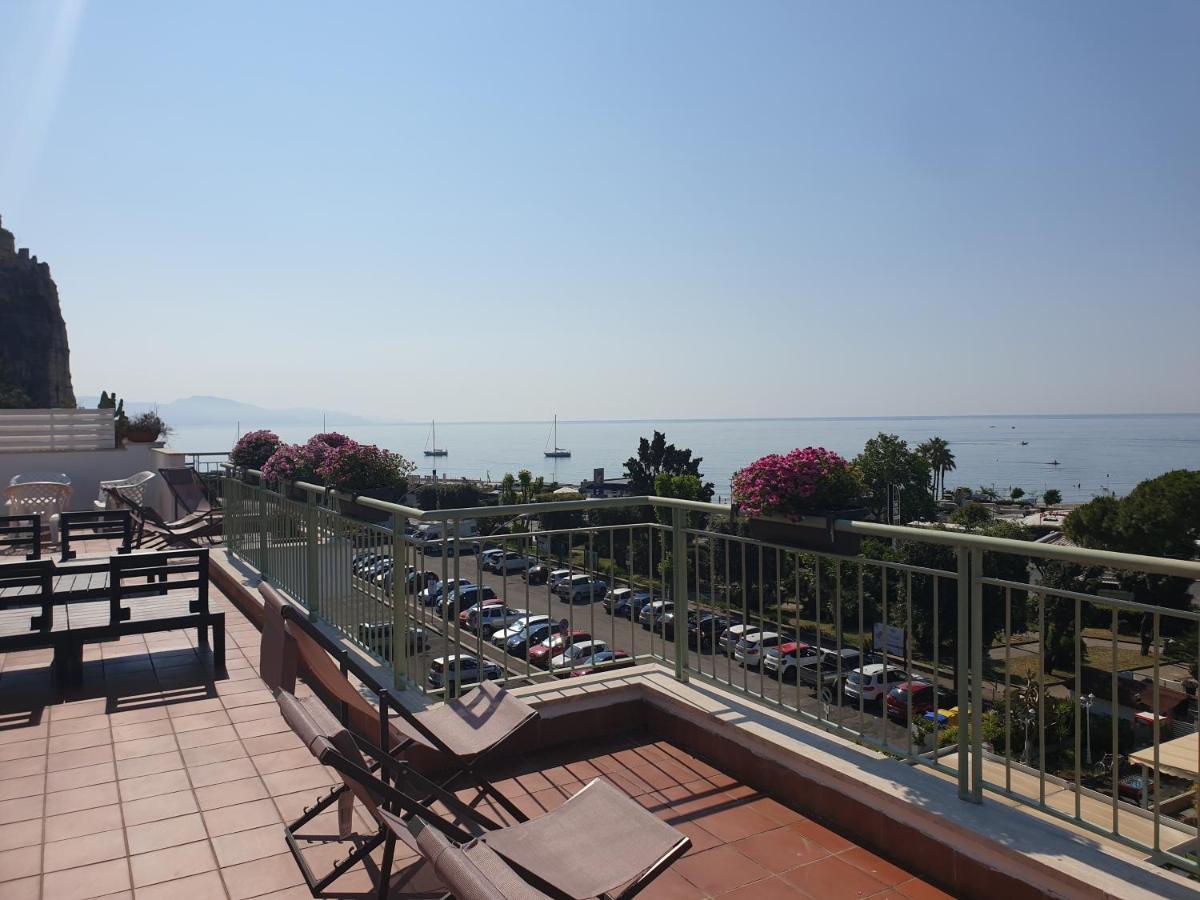 REale Apartments Terracine Extérieur photo